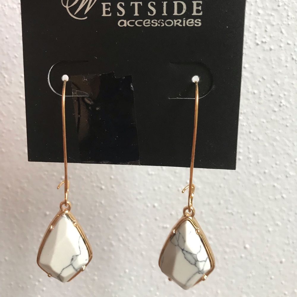 White Marble-style dangly earrings!